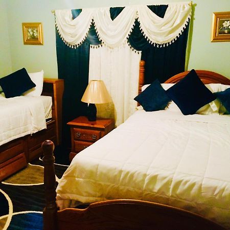 2 Bedroom Sleeps 6 Spacious Luxury Apartment 79 Montgomery Ngoại thất bức ảnh